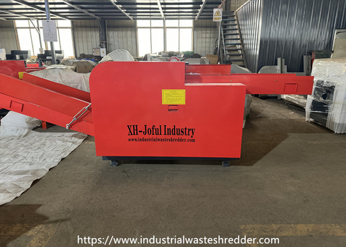Ultime notizie aziendali su Nuovamente completato modello 800F per l'India pannolini per bambini Cliente rifiuti, scarti di pannolino trituratrice macchina, pannolino difettoso trituratore motore di taglio 7,5 kW