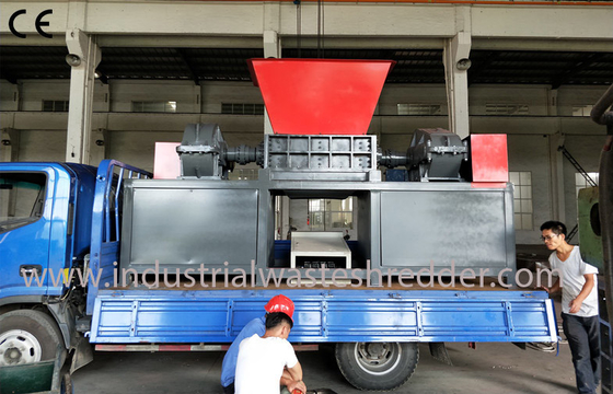 Un buon prezzo. Trinciatrice industriale automatica del cartone, risparmio energetico residuo della macchina della trinciatrice del cartone in linea