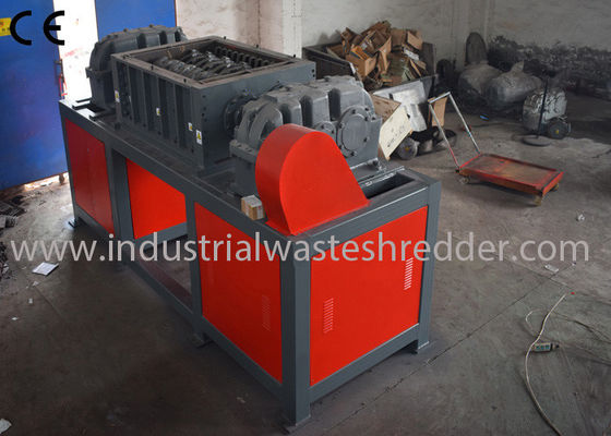 Un buon prezzo. JF600 Trituratore a quattro assi per fusti da 200 litri in linea