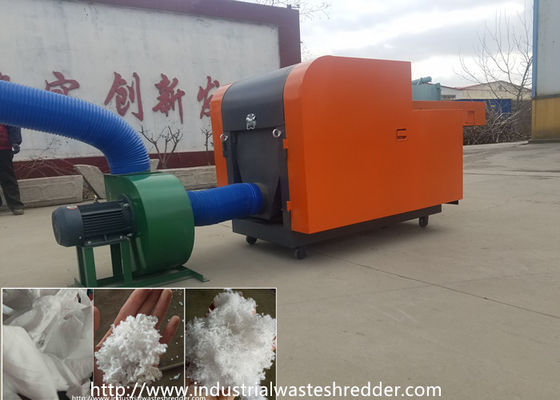 Un buon prezzo. Macchina medica eliminabile dello spreco per l'abito chirurgico del vestito di isolamento/cappuccio in linea