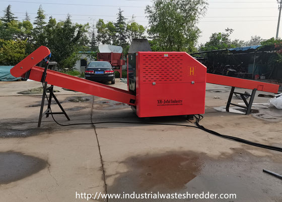 Un buon prezzo. Il residuo copre la tagliatrice dello straccio del maglione con le lame torte in linea