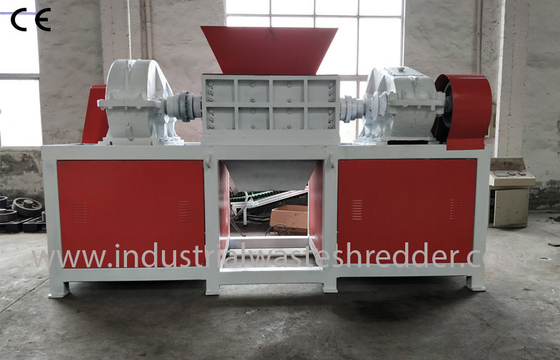 Un buon prezzo. Efficienza di tagliuzzamento di plastica della trinciatrice residua della lama dura alta per i film plastici in linea