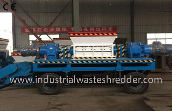 Un buon prezzo. Capacità su ordinazione della macchina della trinciatrice di rifiuti industriali di due assi per il pallet di legno residuo in linea