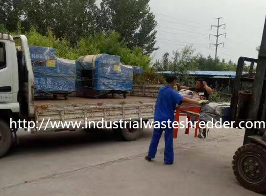Un buon prezzo. Lama dell'acciaio legato della trinciatrice del film plastico dei rifiuti industriali per il residuo dei jeans in linea