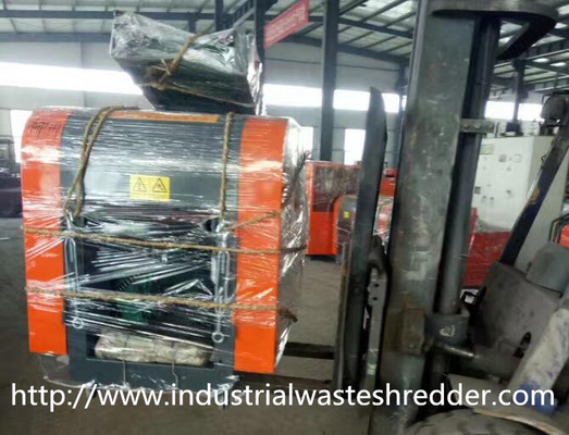 Un buon prezzo. Macchina di carta industriale del frantoio, scatola di cartone che schiaccia capacità su ordinazione a macchina in linea