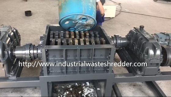 Un buon prezzo. Capacità multi- di abitudine di funzioni del residuo del tamburo della macchina di plastica residua della trinciatrice in linea