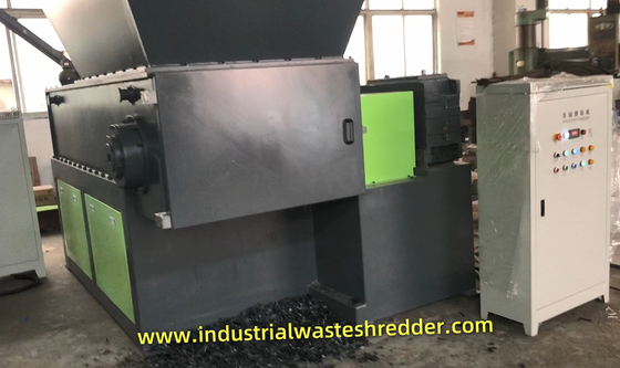 Macchine di triturazione di plastica a soffio cavo ad alta efficienza, capacità 600-1000 kg nell'industria del riciclaggio