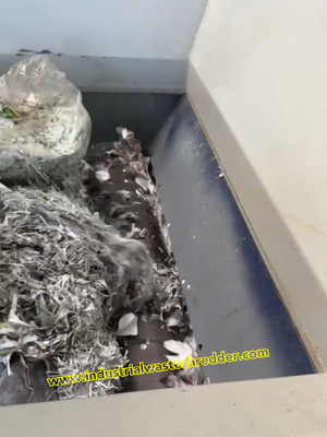 Un buon prezzo. Macchina di triturazione di scarti di pellicole di alluminio per la fabbrica di carta Triturazione ad alta efficienza per i rifiuti di pellicole di alluminio per la fabbrica di carta Capacità di lavoro pesante 1000 kg all'ora in linea