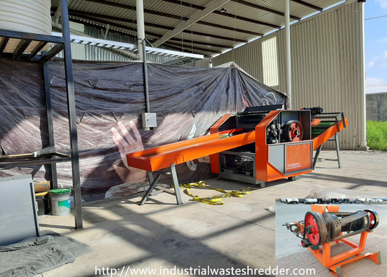 Un buon prezzo. la rafia di 400mm insacca la macchina di plastica della trinciatrice con l'affilatrice delle lame in linea