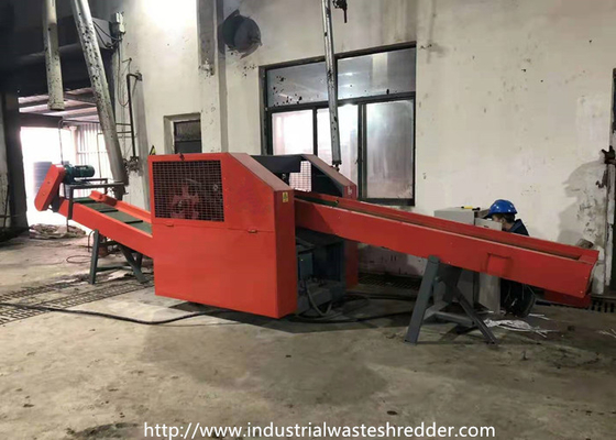 Un buon prezzo. Capacità oraria 1000kg della tagliatrice dello straccio del panno di Meltblown in linea
