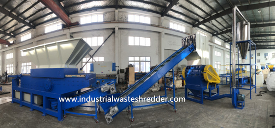 Un buon prezzo. 135KW trinciatrice del cavo del motore 1500x1100Mm con il dosatore mobile in linea