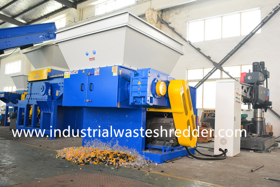 Un buon prezzo. XR1300 muoiono motore di plastica 75KW di lunghezza 1350mm della trinciatrice dei grumi dei materiali in linea