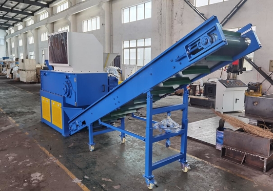 Un buon prezzo. Singola trinciatrice dell'asse della lama D2 per il motore di plastica del PVC PS 22KW del PE dei grumi pp in linea