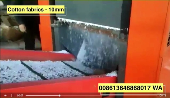 Un buon prezzo. tessuti di 1600F Cottom che schiacciano capacità di tagliuzzamento oraria tricottata 400kg di dimensione di conclusione della trinciatrice 10mm del tessuto in linea
